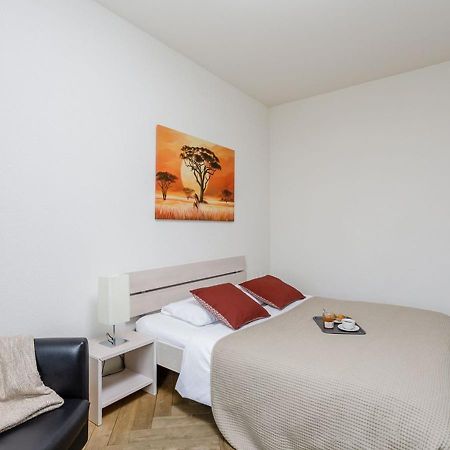 Swiss Star North End - Contactless Self Check-In Apartment Zurich Bagian luar foto
